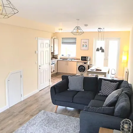 Shore House - Beautiful 3 Bedroom House With Parking And Garden, Close To Centre Hébergement de vacances Filey