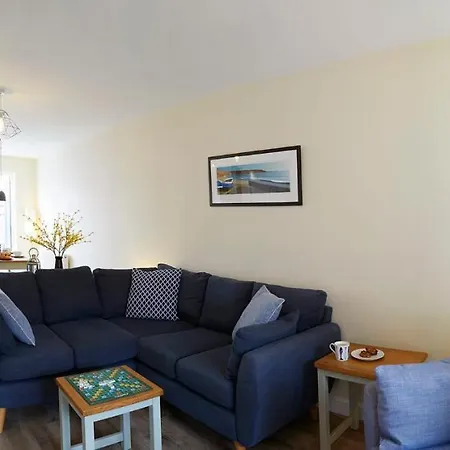 Shore House - Beautiful 3 Bedroom House With Parking And Garden, Close To Centre בית נופש *
